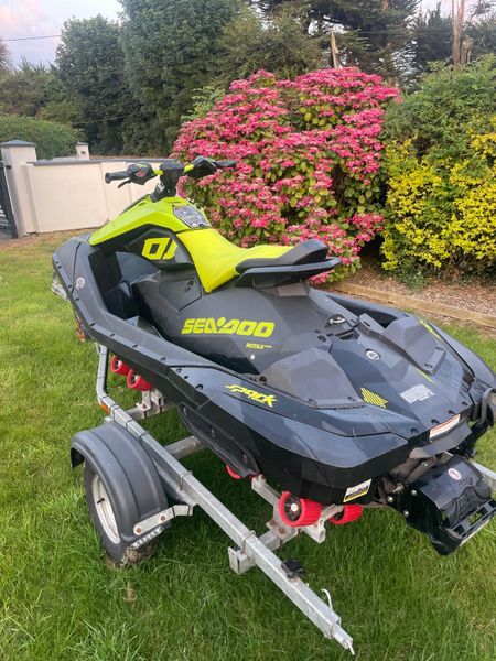 2023 Seadoo Spark Trixx 2 up very low hours 398830177