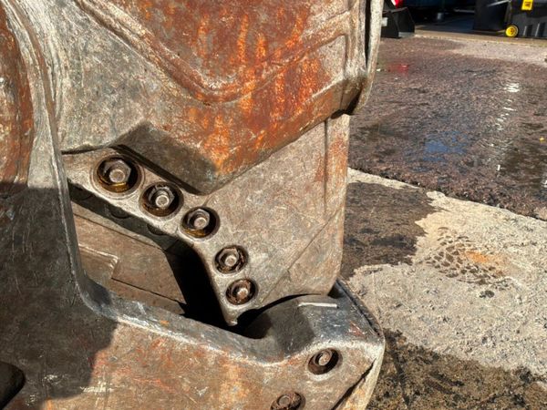 Hydraulic rotating demolition shears...80mm pins.. 399050104