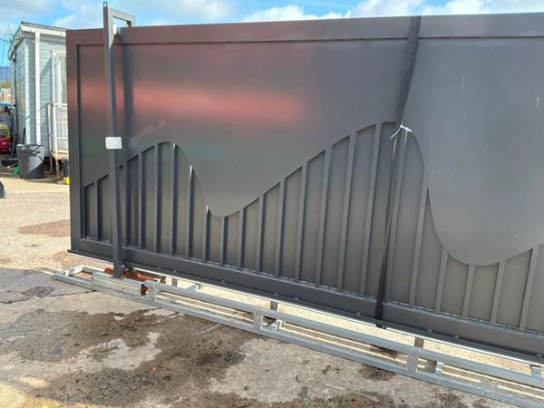 16ft electric / remote sliding entrance gate...... 399050130