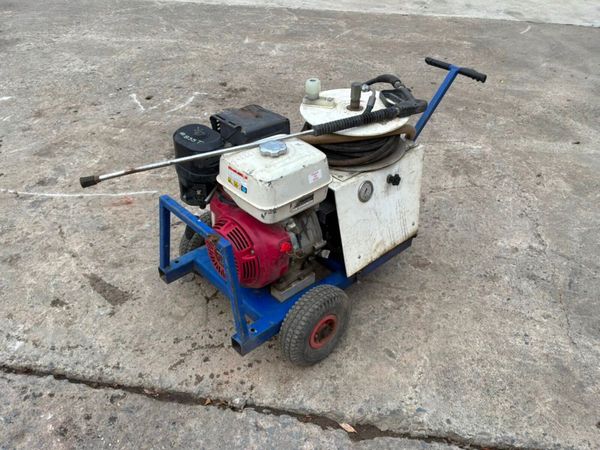 Honda power / pressure  washer....cat pump   835t. 399154961