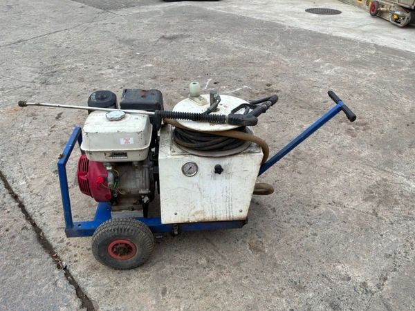 Honda power / pressure  washer....cat pump   835t. 399154967