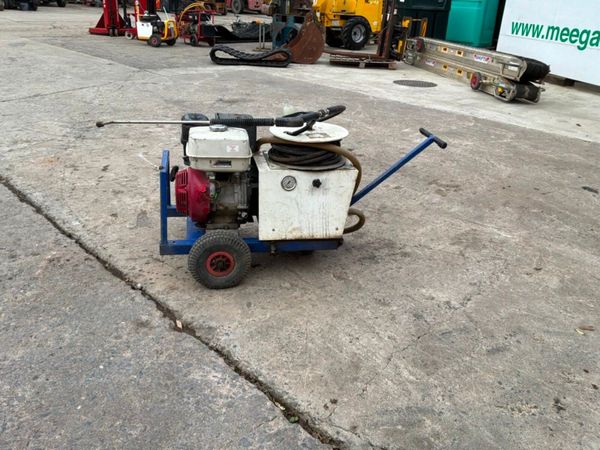Honda power / pressure  washer....cat pump   835t. 399154973