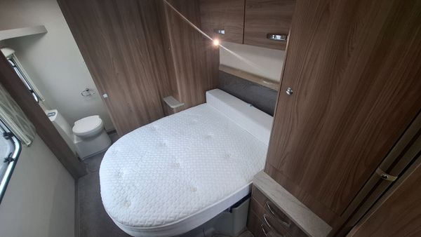 Swift Caernarfon Island Bed Caravan 399155412