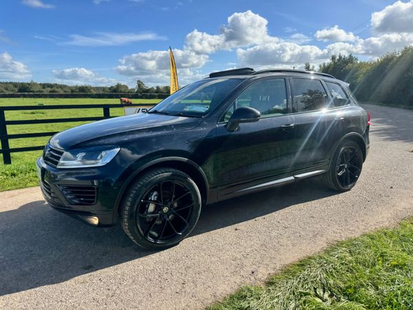 151 Volkswagen Touareg R-Line Commercial***** 399116559