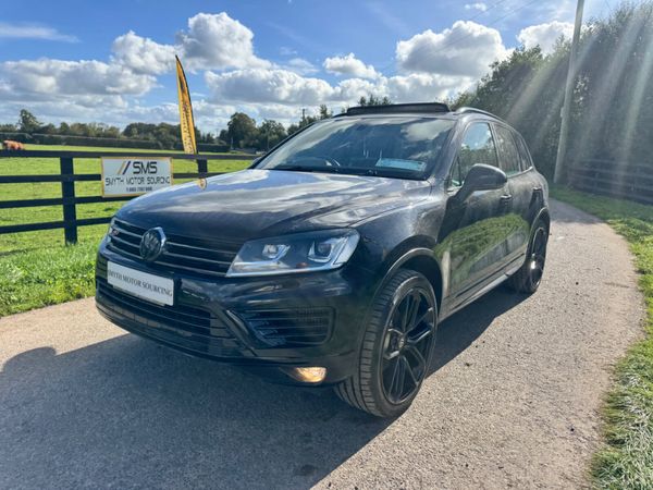 151 Volkswagen Touareg R-Line Commercial***** 399116562