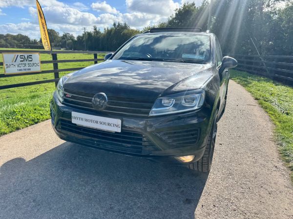 151 Volkswagen Touareg R-Line Commercial***** 399116563