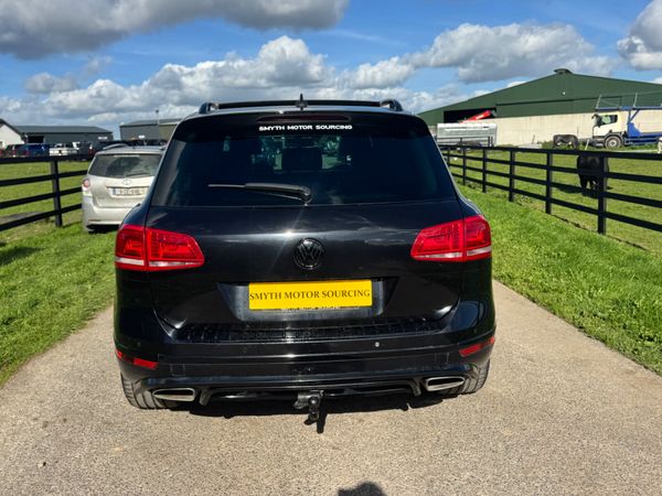 151 Volkswagen Touareg R-Line Commercial***** 399116566