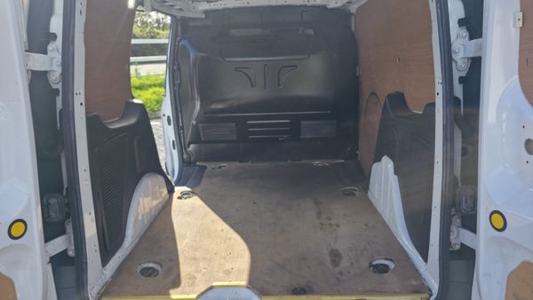 Ford Transit 2018 399288329