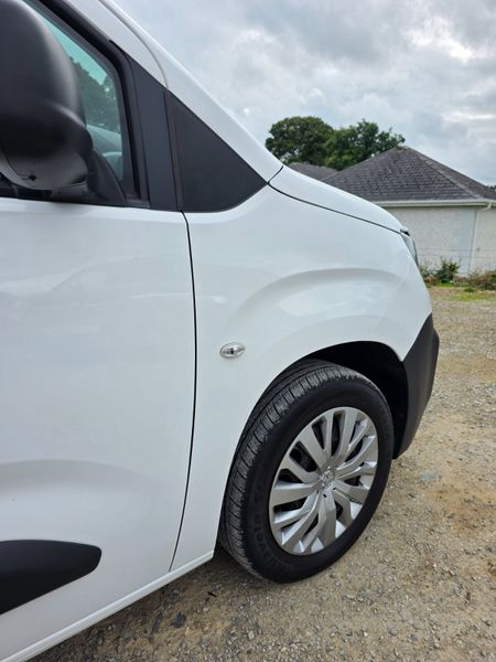 Peugeot Partner 2019 399204503