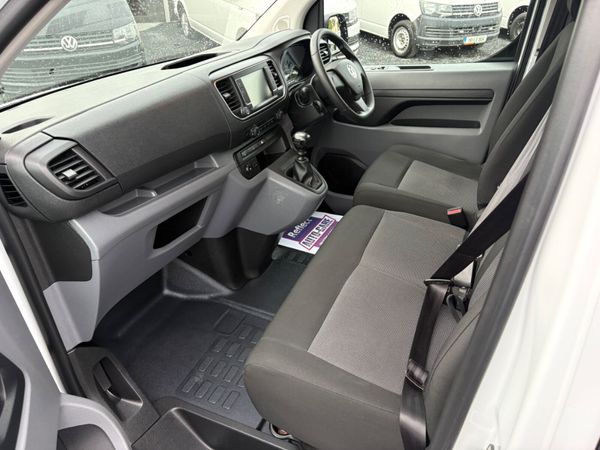 Vauxhall Vivaro 399232768