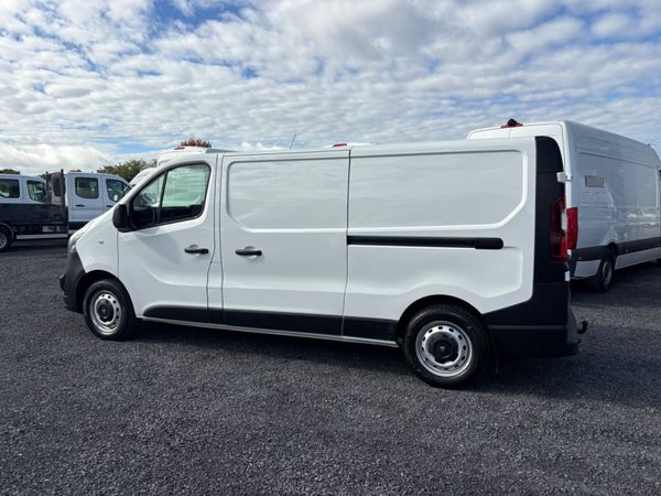 Opel Vivaro 2019 399235974