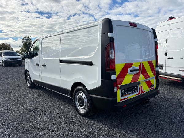 Opel Vivaro 2019 399235976
