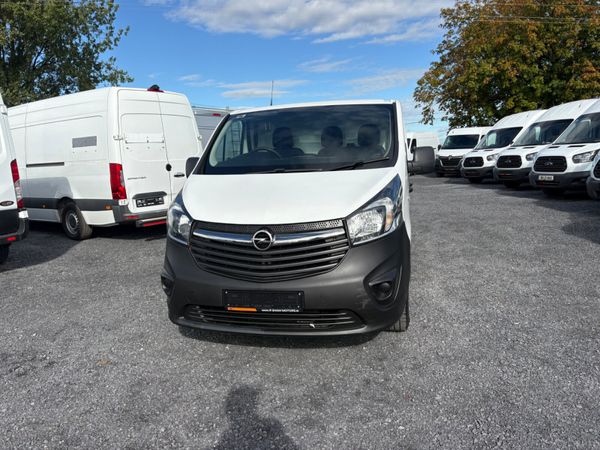 Opel Vivaro 2019 399235978