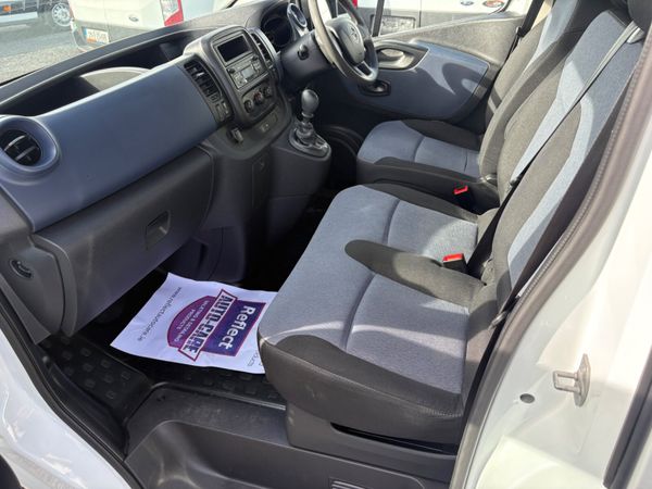 Opel Vivaro 2019 399235979
