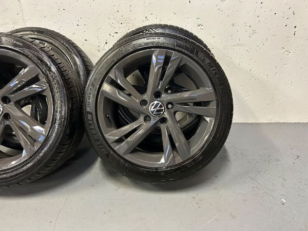 Volkswagen Golf R-Line Alloys 17” 399404183