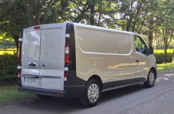 2019 Nissan NV300, 5 of 10