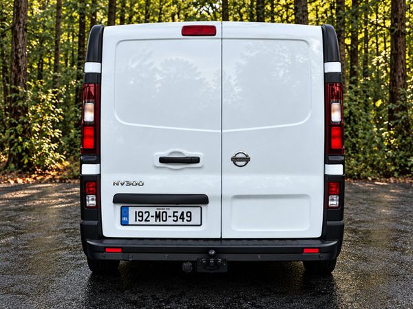 192 NISSAN NV300 SWB 1.6 - NEW CVRT - 1 OWNER 399509901