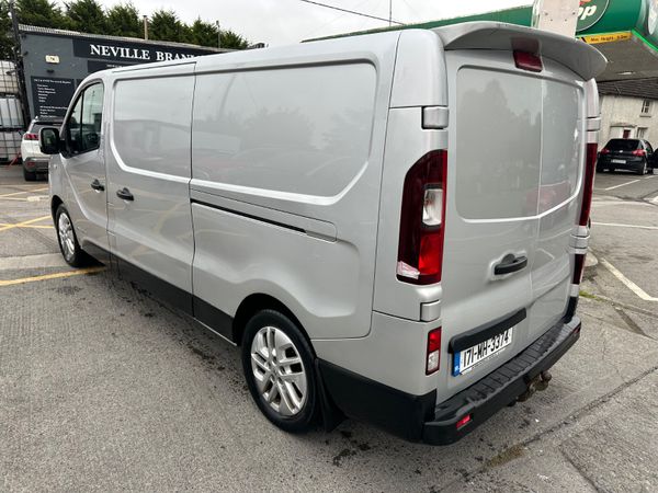 Renault Trafic 2017 LL29 ENERGY DCI 125 SPORT PANE 399639353