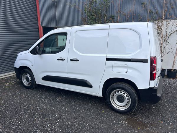 2023 Opel Combo - Great value 399840020