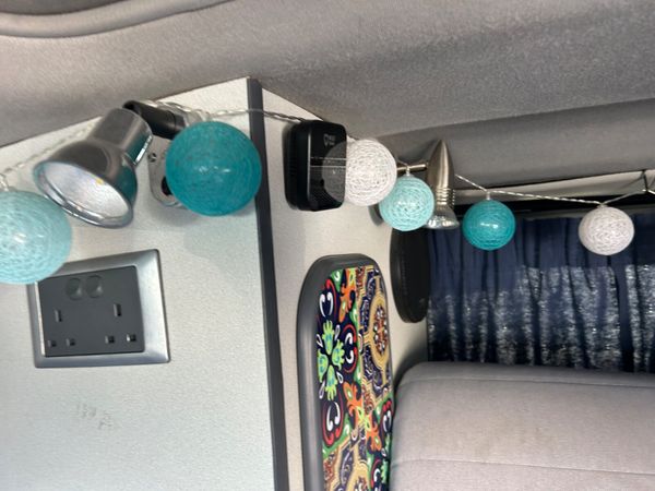 Mazda Bongo 1995 399968000