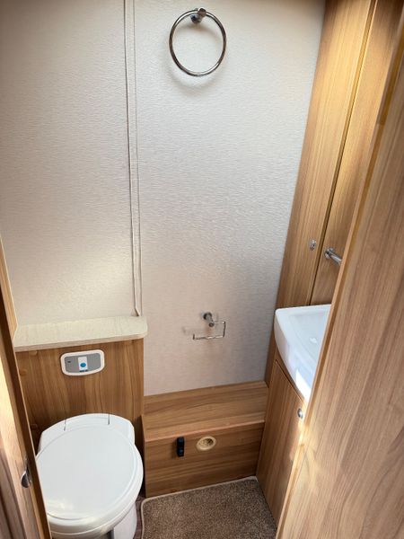 ✨ELDDIS CHATSWORTH 4 BERTH REAR ISLAND BED✨ 399985046
