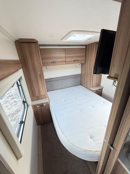 ✨STUNNING SWIFT SPRITE 4 BERTH REAR ISLAND BED✨ 399985403