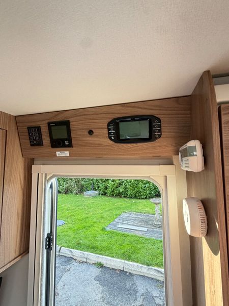 ✨STUNNING SWIFT SPRITE 4 BERTH REAR ISLAND BED✨ 399985410