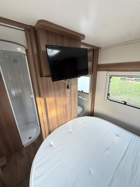 ✨STUNNING SWIFT SPRITE 4 BERTH REAR ISLAND BED✨ 399985414