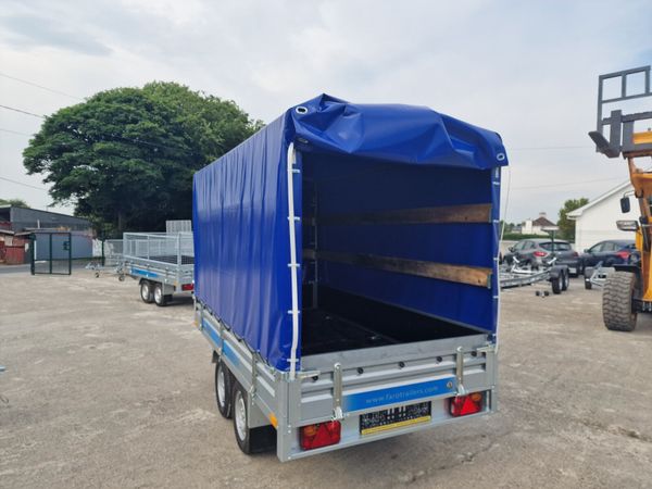 10x5 Trailer with cover 303853183