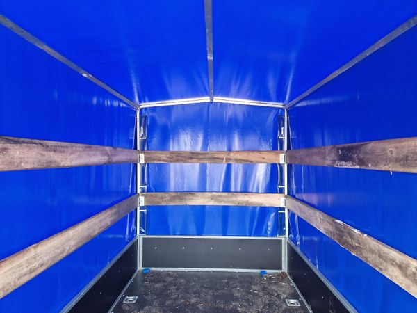 10x5 Trailer with cover 303853186