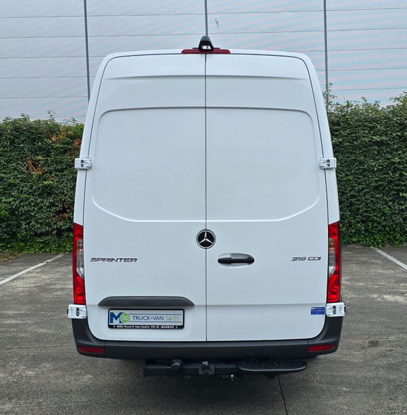 2026 Sprinter 319 LWB with Heavy Towing Capacity 306027563