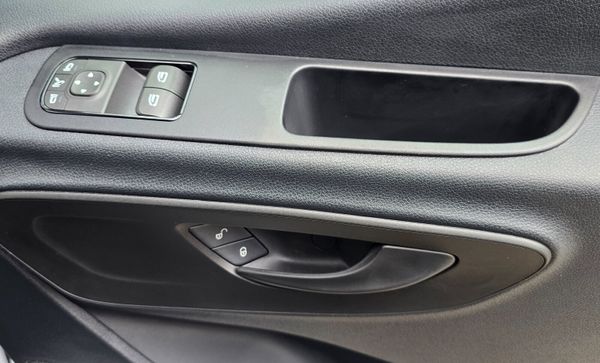 2026 Sprinter 319 LWB with Heavy Towing Capacity 306027566