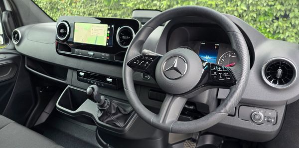 2026 Sprinter 319 LWB with Heavy Towing Capacity 306027568