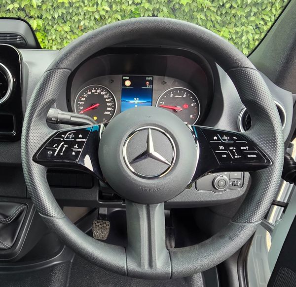 2026 Sprinter 319 LWB with Heavy Towing Capacity 306027570