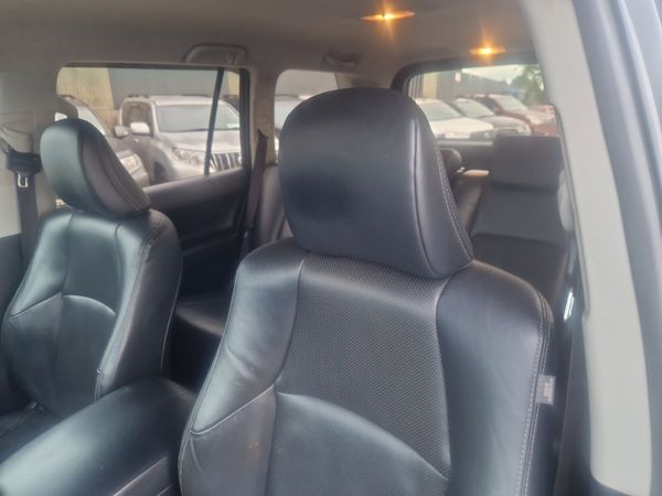 Toyota Land Cruiser Business Class 306472869