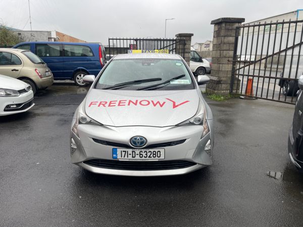 Electric Taxi for rent 310694911