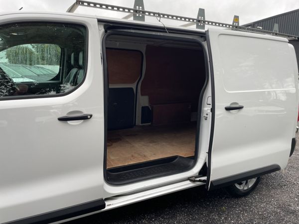 Opel Vivaro 316989837