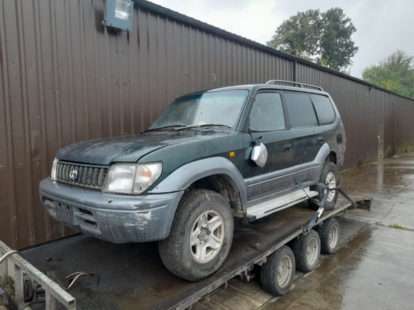 Toyota landcruiser 96 to 03 breaking for parts 317560522