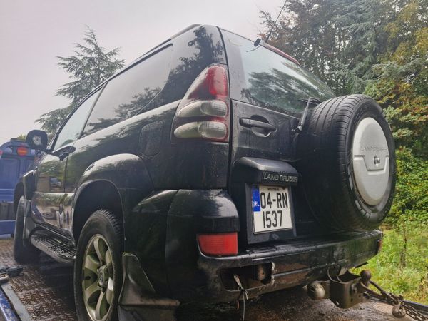 Toyota landcruiser 2004 breaking for parts 320434501