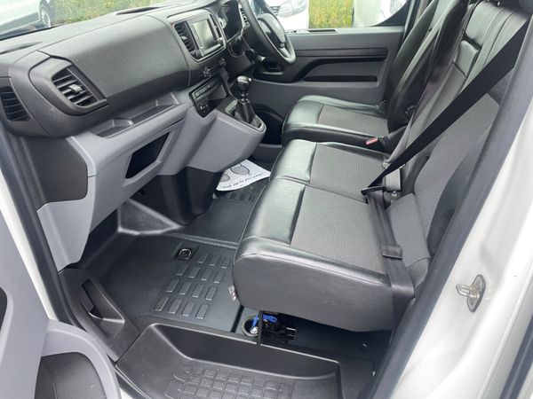 Vauxhall Vivaro 321559685