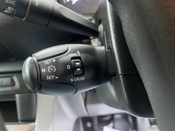 Vauxhall Vivaro 321559693