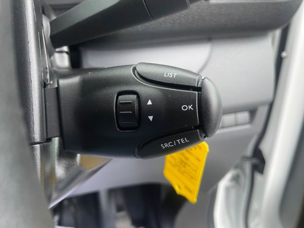 Vauxhall Vivaro 321559736