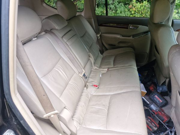 Toyota landcruiser crew cab breaking for parts 322037646