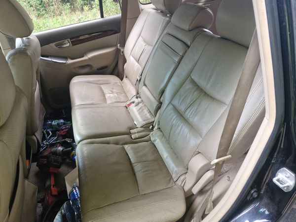 Toyota landcruiser crew cab breaking for parts 322037767