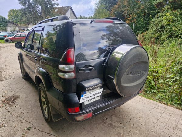 Toyota landcruiser crew cab breaking for parts 322037716