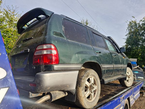 Toyota landcruiser amazon breaking for parts 322038718