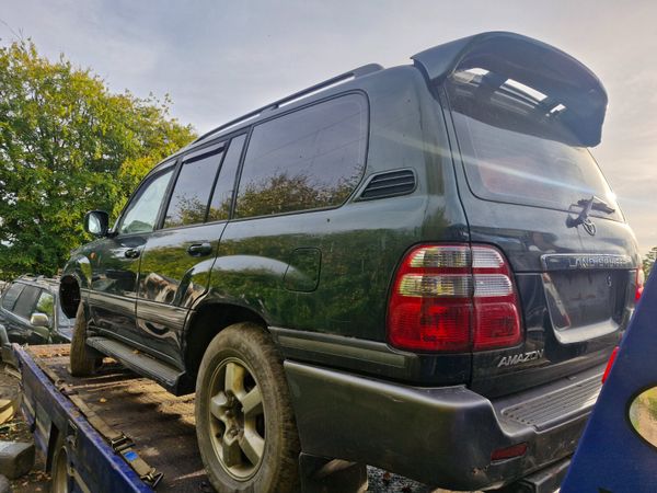 Toyota landcruiser amazon breaking for parts 322039363