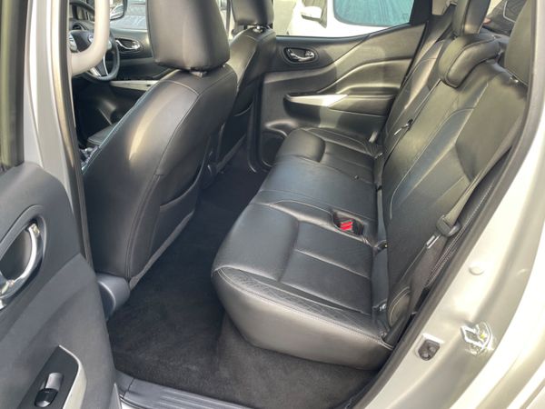 Nissan Navara 323330067