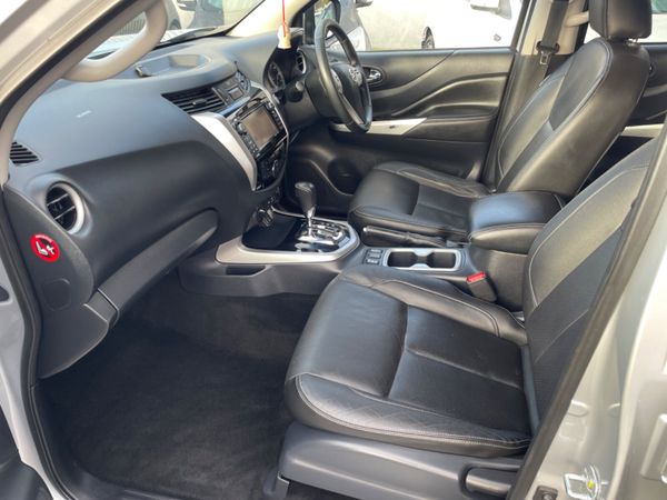 Nissan Navara 323330069