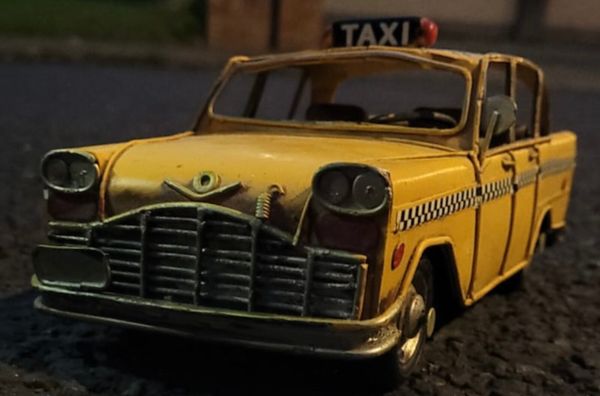 Taxi plate Wanted 323406082